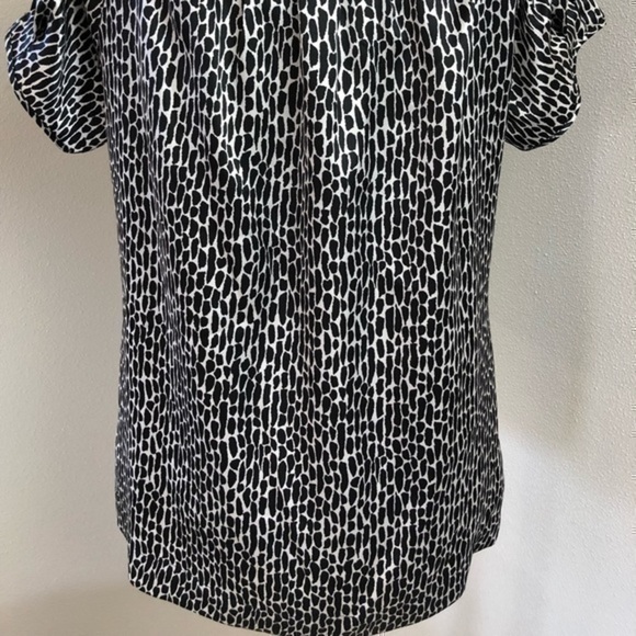 Chaus cap sleeve silky black & white blouse size S - Picture 4 of 10